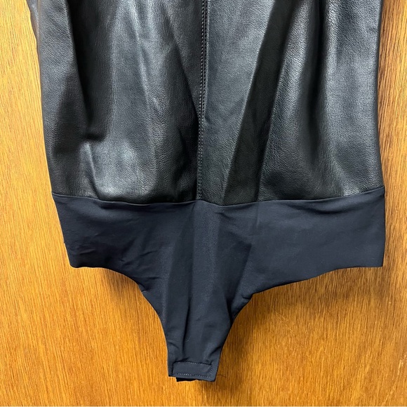 Commando Faux Leather V-Neck Sleeveless Bodysuit Top Black Medium M - Picture 7 of 16
